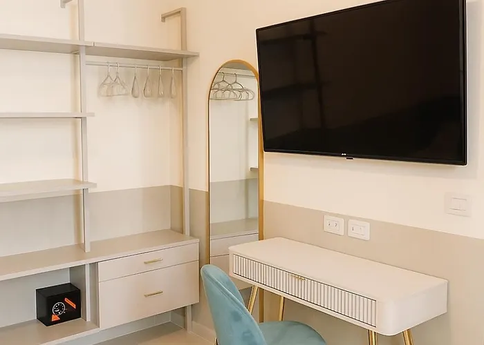 Maison I Room, & ريجّو دي كالابريا