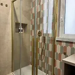 Maison I Room, & 招待所 4*
