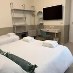 Casa de hóspedes Maison I Room, & 4*